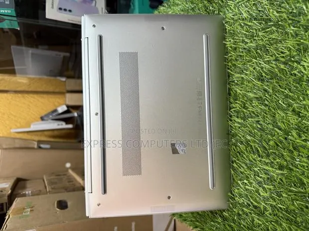 Laptop HP EliteBook 830 G9 16GB Intel Core I7 SSD 512GB · Photo 1