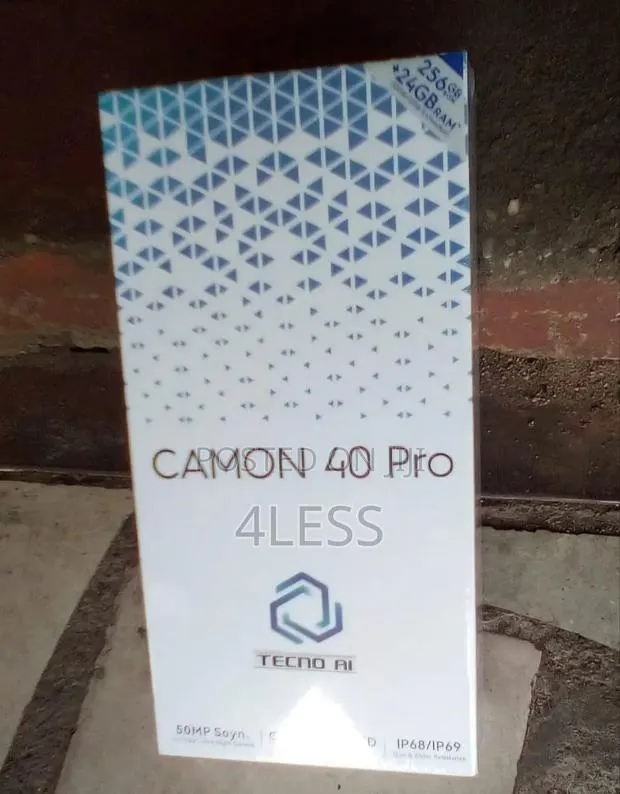 New Tecno Camon 40 Pro 5G 256 GB Black · Photo 1