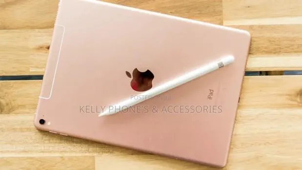 Apple iPad Pro 9.7 (2016) 128 GB Black · Photo 1