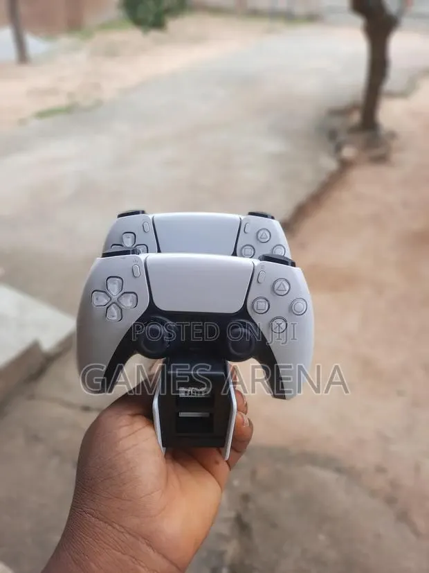 Original PS5 Controllers · Photo 1