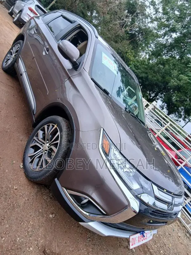 Mitsubishi Outlander SE AWC 2016 Brown · Photo 1