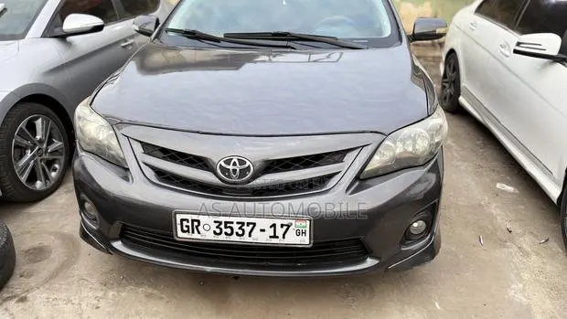 Toyota Corolla S 4dr Sedan (1.8L 4cyl 4A) 2013 Gray · Photo 1