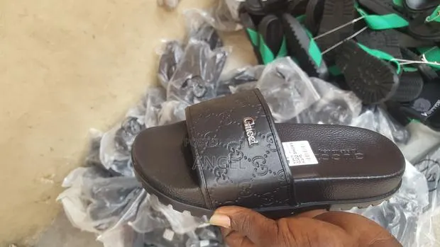 Men Women Slippers · Photo 1