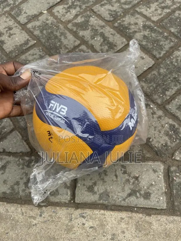 Original Volleyball V200 Mikasa at Cool Price · Photo 1