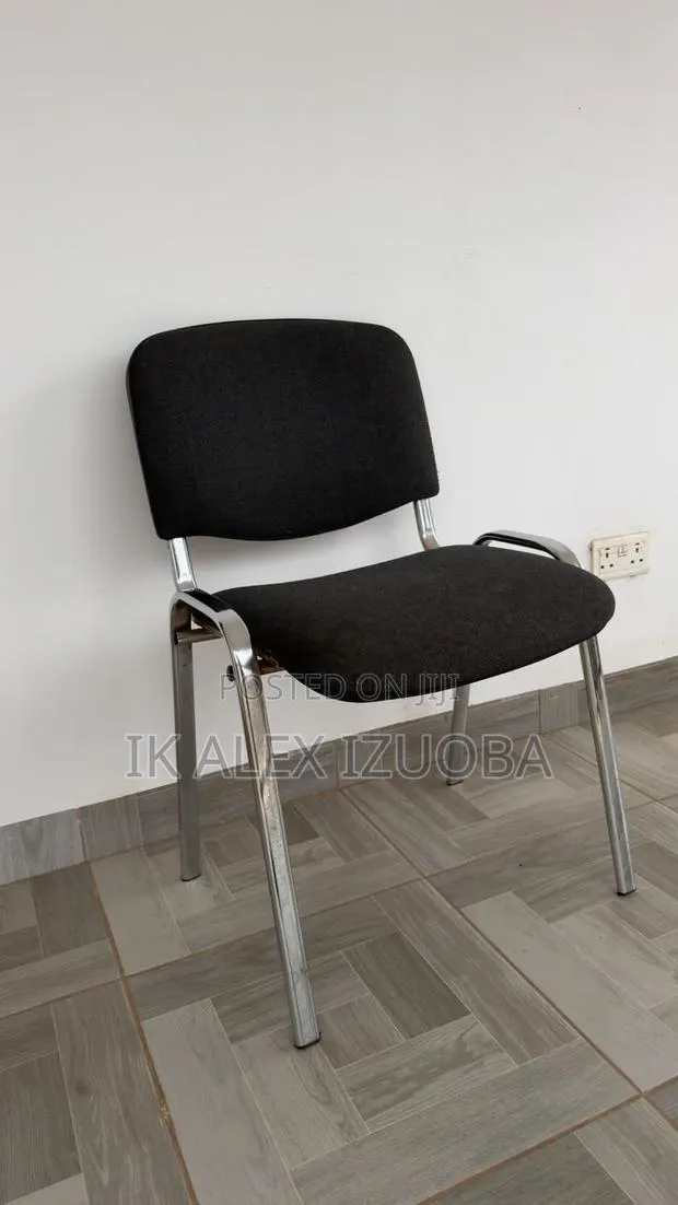Cheating Chair · Photo 1
