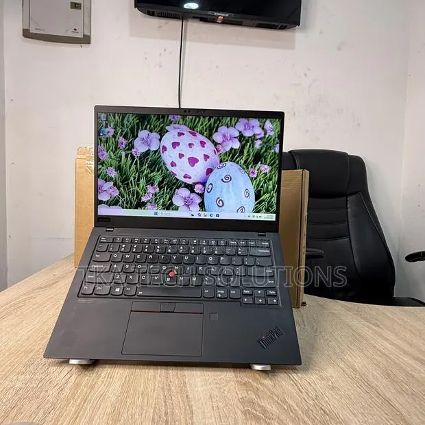 Laptop Lenovo ThinkPad X1 Carbon 16GB Intel Core i5 SSD 512GB · Photo 1