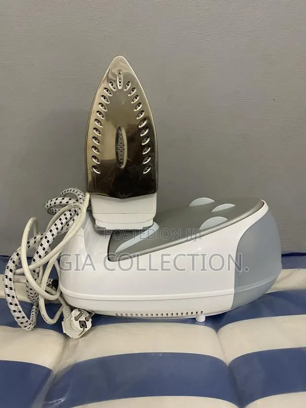 Professional Steam Station Iron - High Pressure - Large Tank · Photo 1