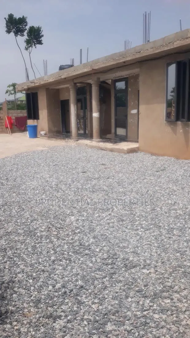 4bdrm House in Pokuase for sale · Photo 1
