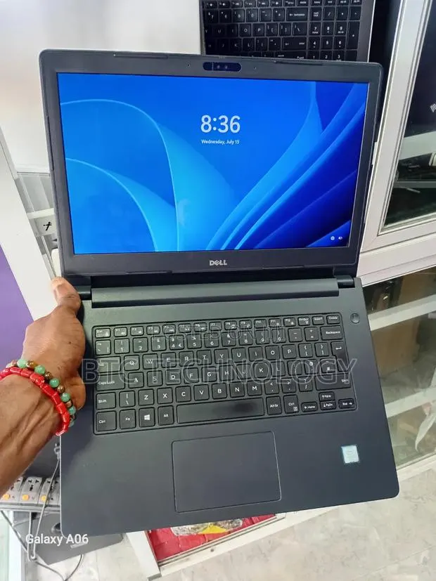 Laptop Dell Latitude 3480 12GB Intel Core i5 HDD+SSD 500GB · Photo 1