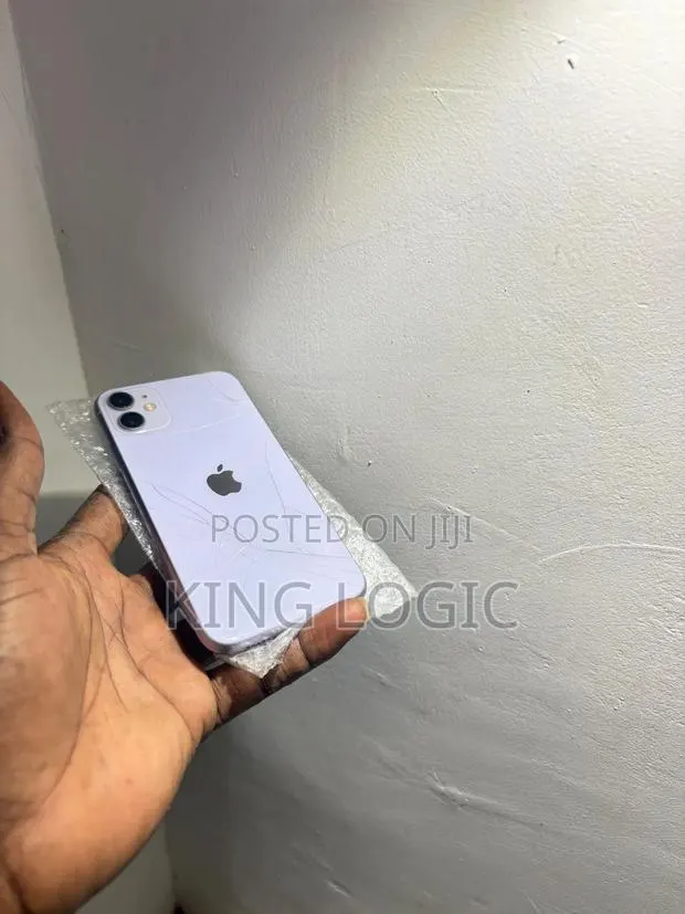 Apple iPhone 11 256 GB Purple · Photo 1