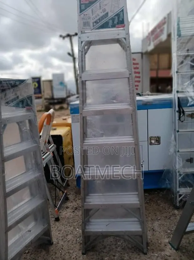Total 2x8 Steps Double Side Ladder · Photo 1