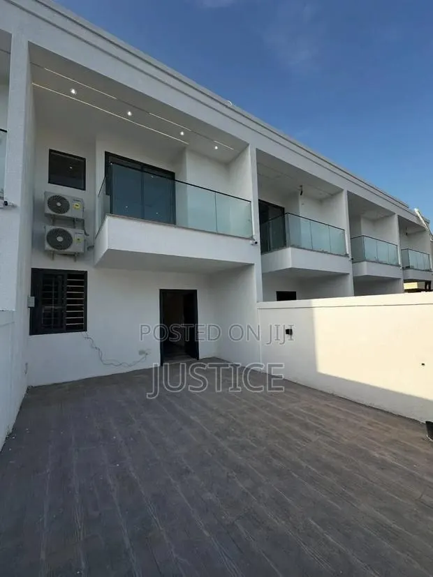 2bdrm House in School Junction East for sale · Photo 1