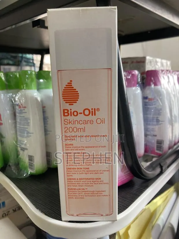 Bio Oil for Stretch Marks and Scars 200mls · Photo 1