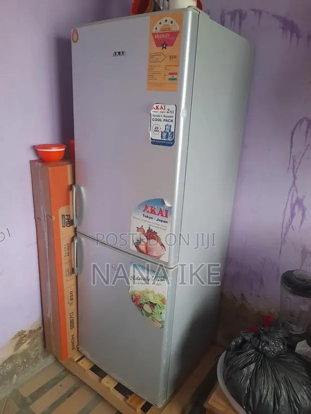 Akai Refrigerator 217 Liters · Photo 1