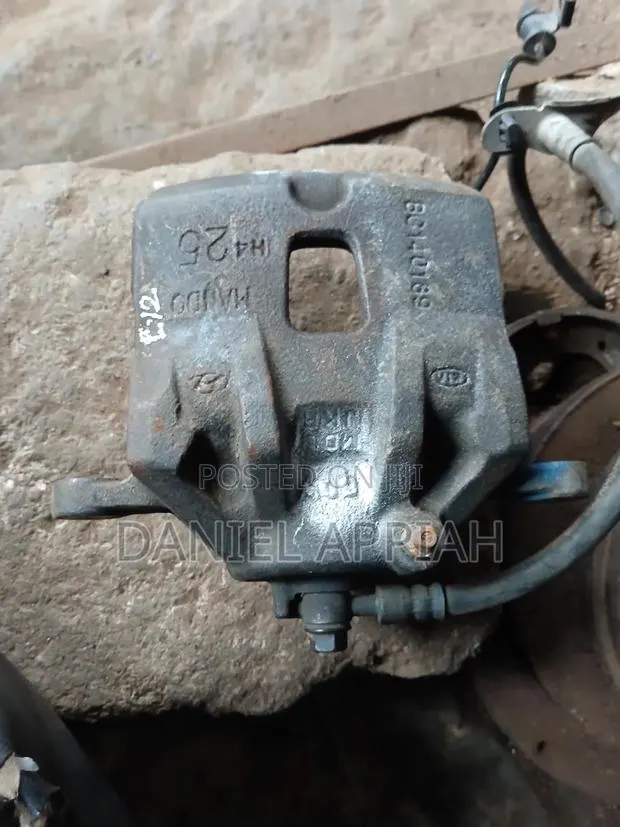 Hyundai Elantra 2011 - 2015 Front Caliper · Photo 1