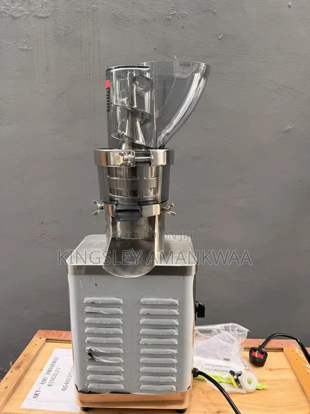 TK 1200 Commercial Fruit Juicer · Photo 1