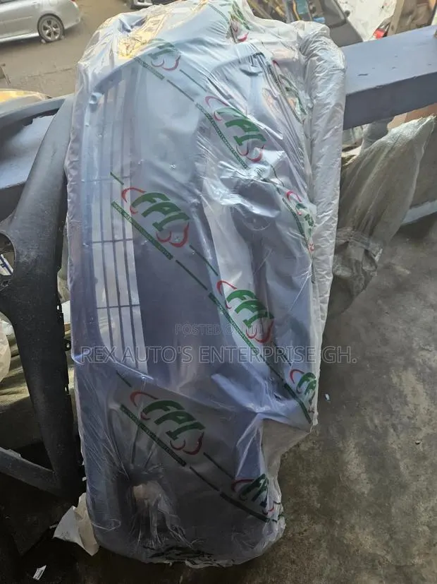 Yaris 2008 Front Bumper · Photo 1