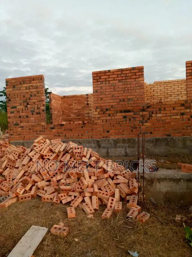 Clay Burnt Bricks for Unique Construction Among Your Neighbors · Photo 1