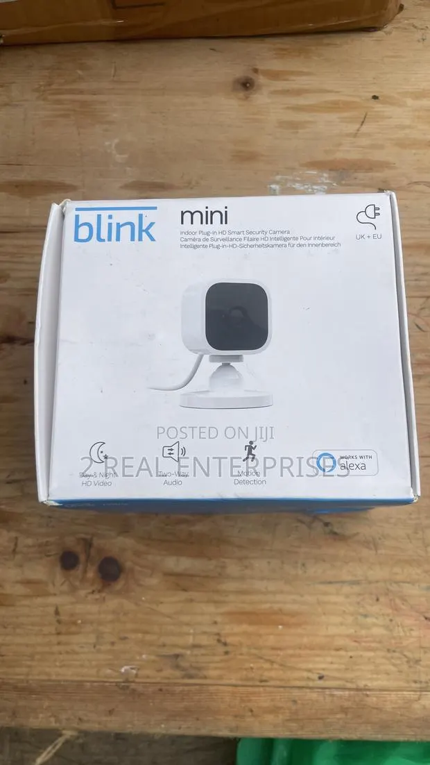 Blink Mini Indoor Plug-in HD Smart Security Camera · Photo 1