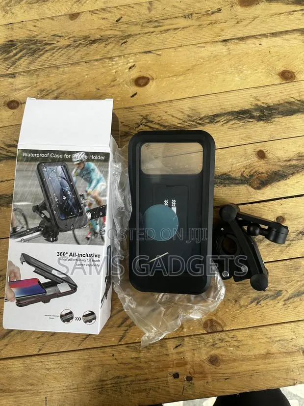 For the Waterproofcase,emphasize,Fulltouchscreencontrolunderheavy Rain · Photo 1