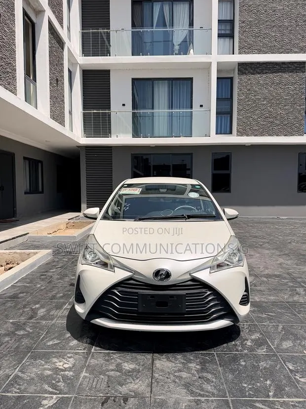 Toyota Vitz 1.3 FWD 5dr 2018 White · Photo 1