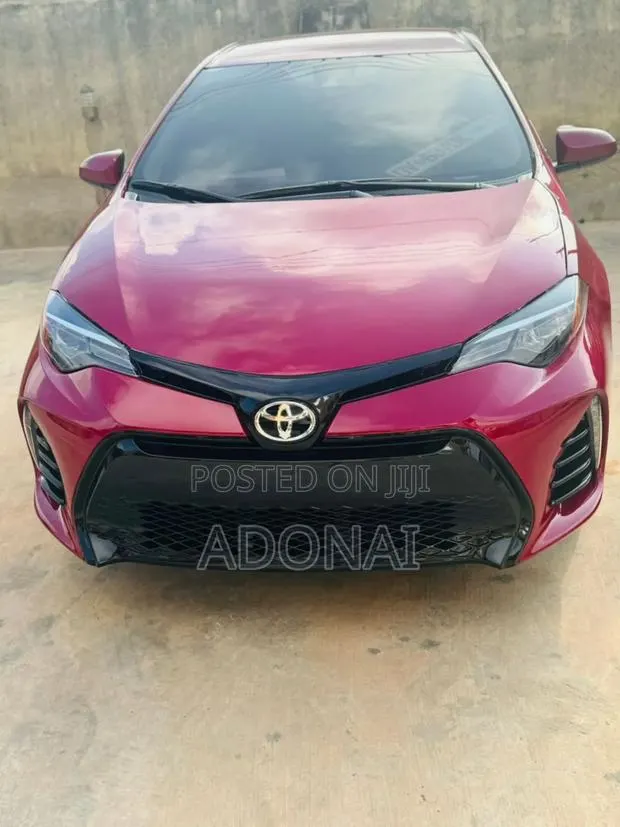 Executive Toyota Corolla Le · Photo 1