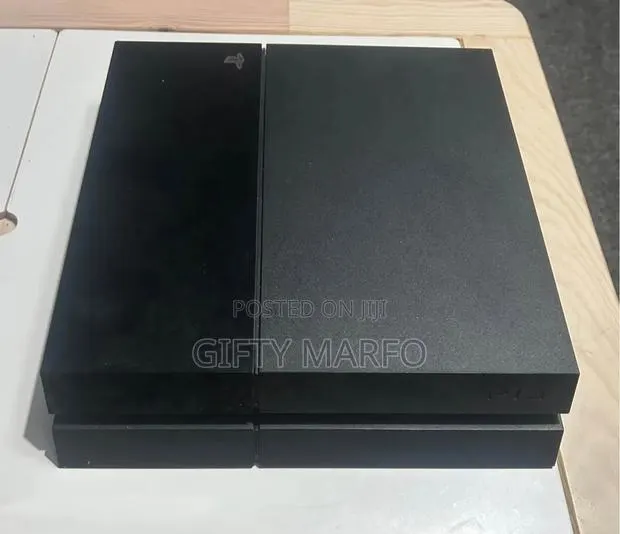 PlayStation 4 Fat · Photo 1