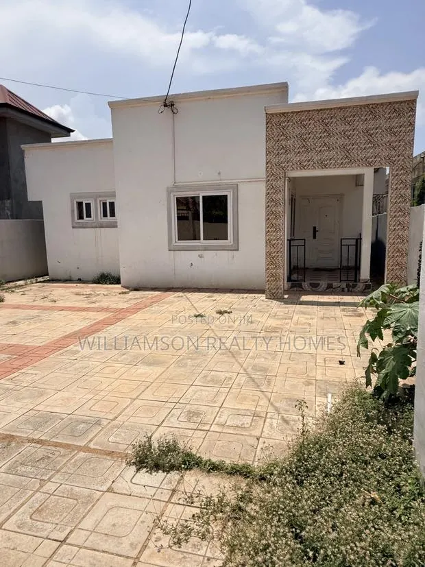 3bdrm House in Hfc Estate Area, Spintex for rent · Photo 1