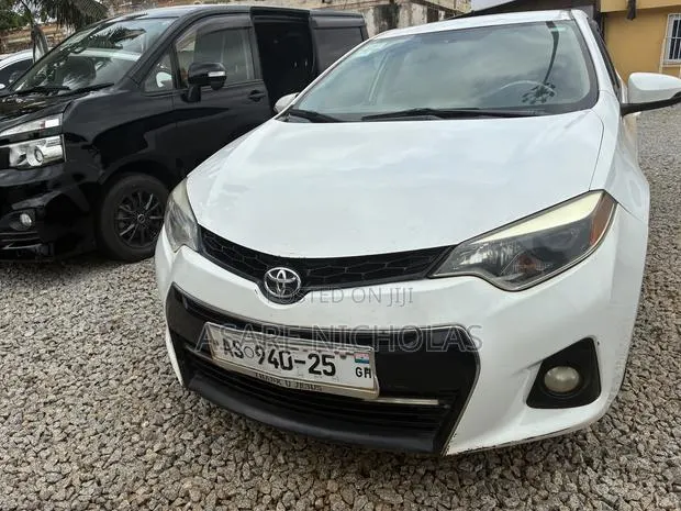 Toyota Corolla 2016 White · Photo 1