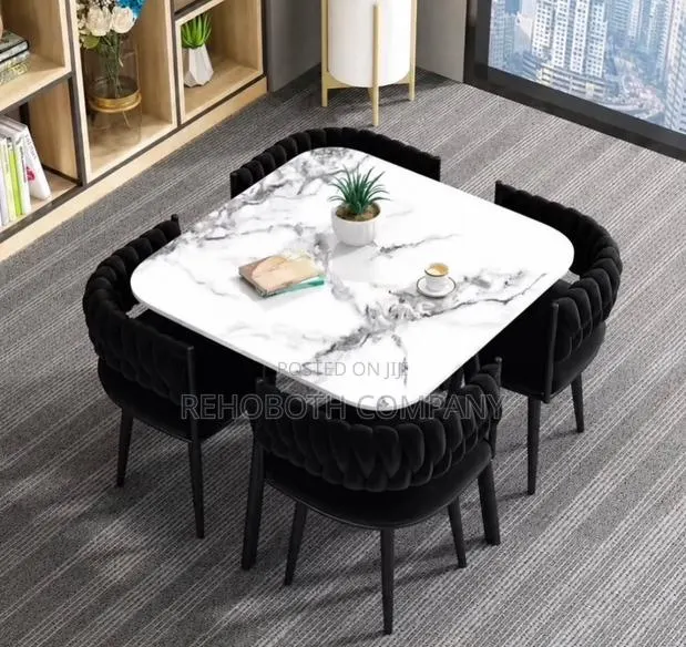 Original Round Dining Table Complete Set · Photo 1