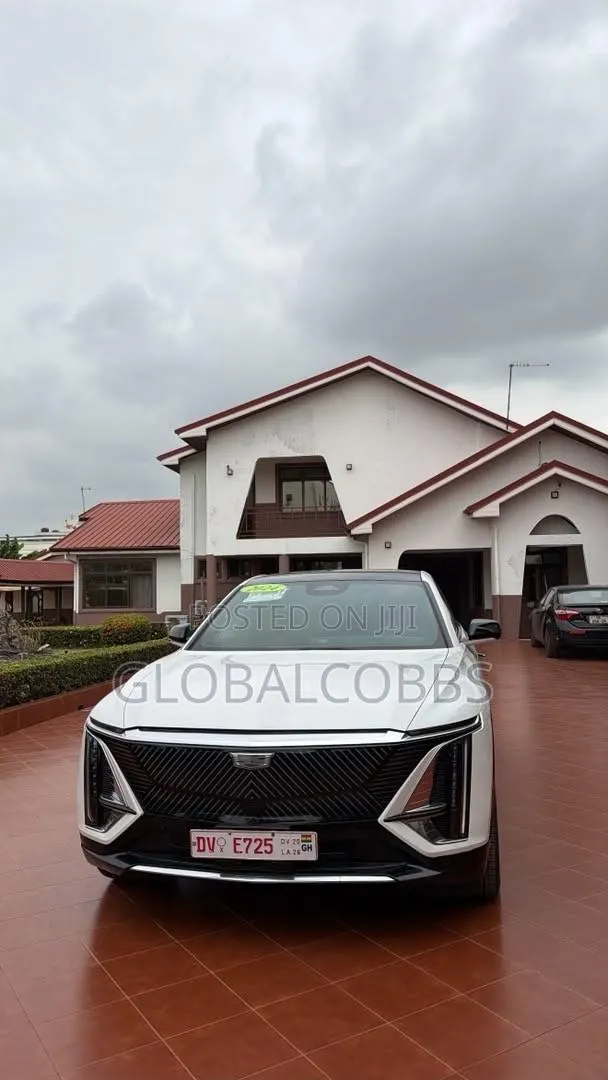 Cadillac Lyriq 2024 White · Photo 1