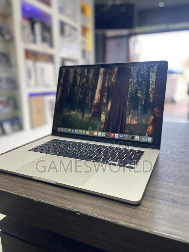 Laptop Apple MacBook Air 16GB Apple M4 SSD 256GB · Photo 1