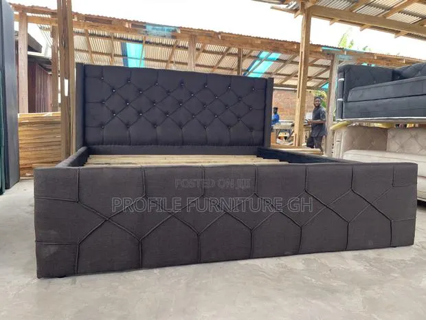 Queen Size 72x75 Bedframe Coffee Brown// Durable And Luxurious · Photo 1