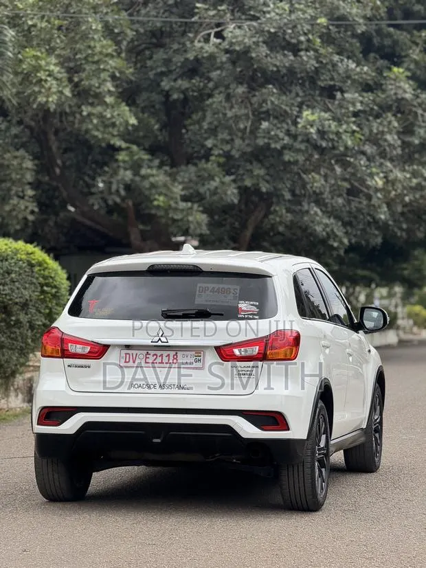 Mitsubishi Outlander 2.0 PHEV AWD 2018 White · Photo 1