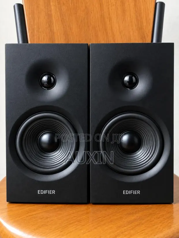 Edifier Studio Monitors With Microphone and Headphone · Photo 1