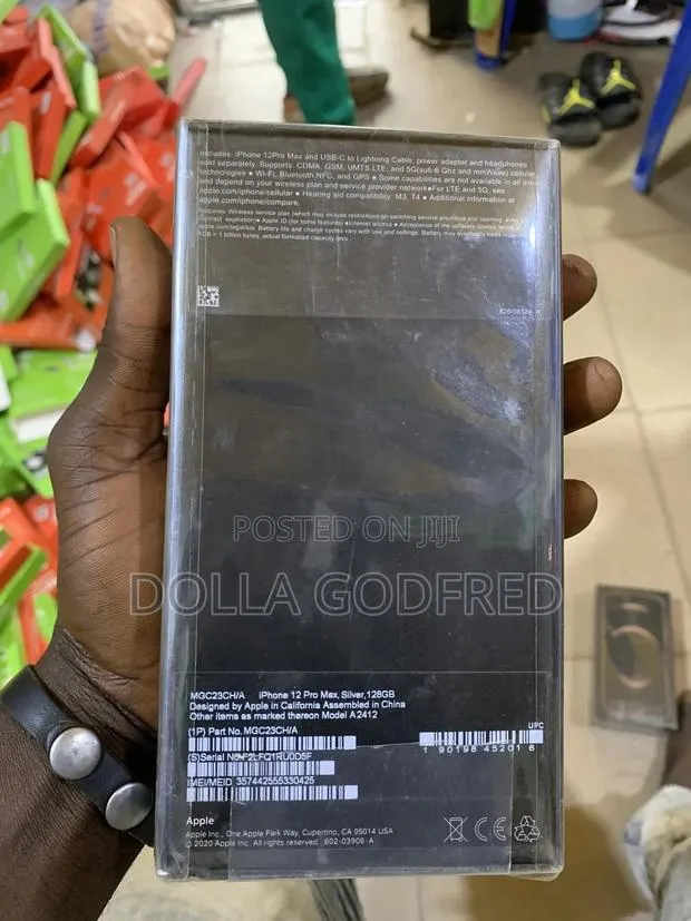 New Apple iPhone 12 Pro Max 128 GB Silver · Photo 1