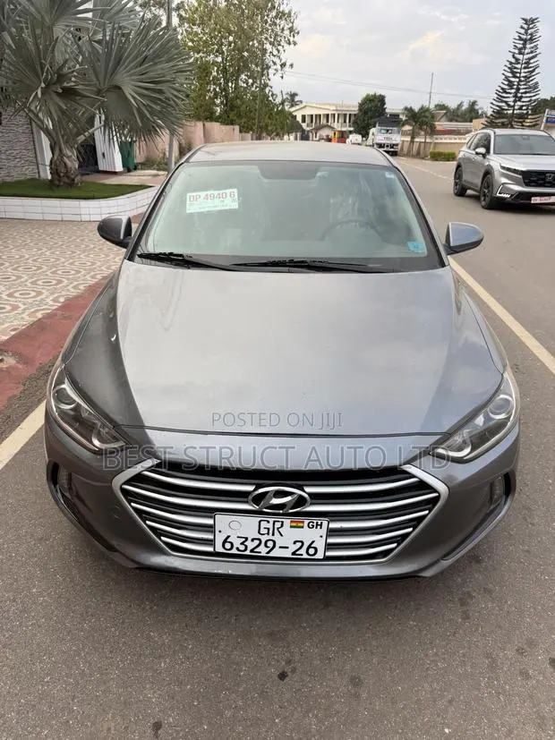 Hyundai Elantra SE Sedan FWD (2.0L 4cyl 6M) 2017 Gray · Photo 1