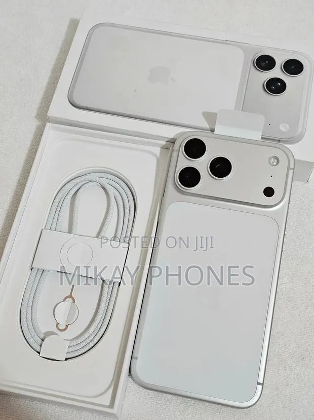 Apple iPhone 17 Pro Max 512 GB White · Photo 1