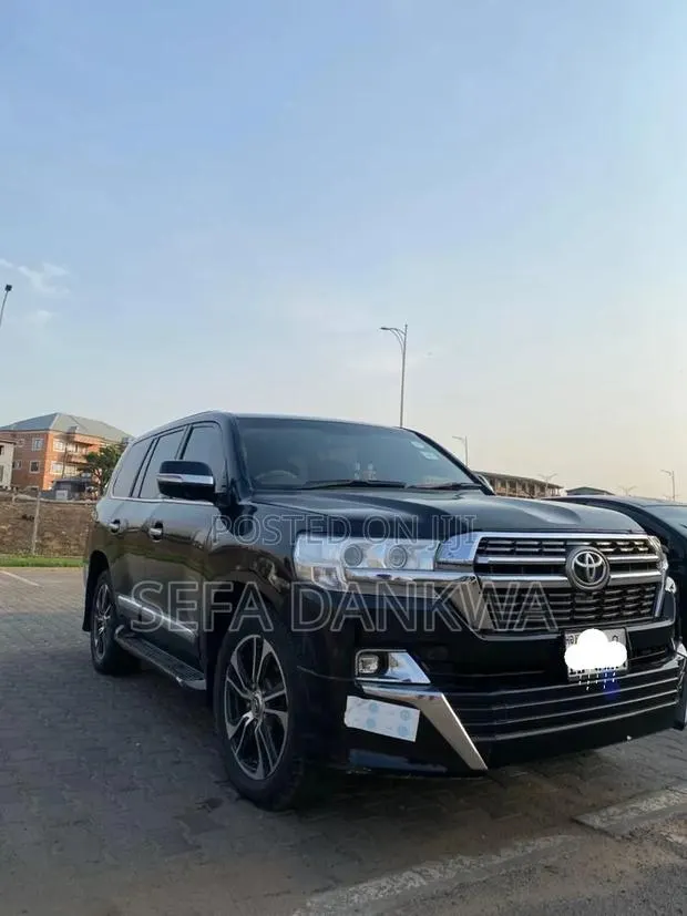 Toyota Land Cruiser 5.7 V8 2014 Black · Photo 1