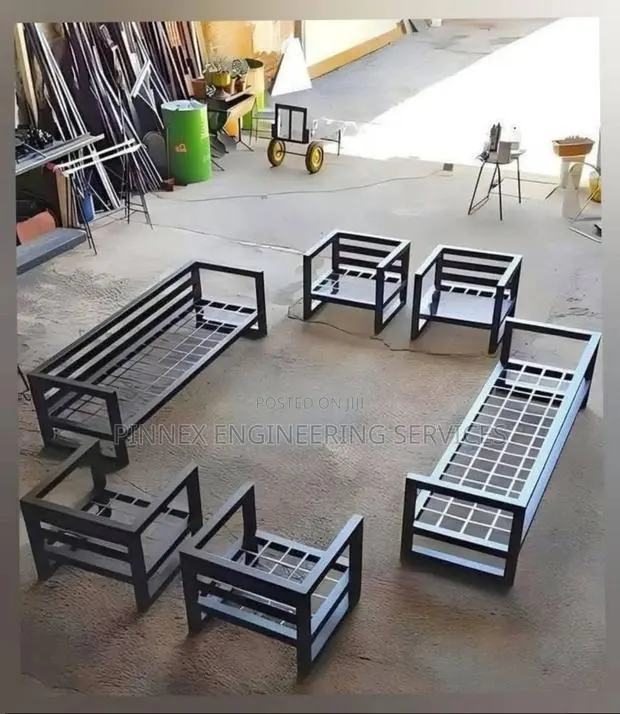 Metal Chairs/ Chairs · Photo 1