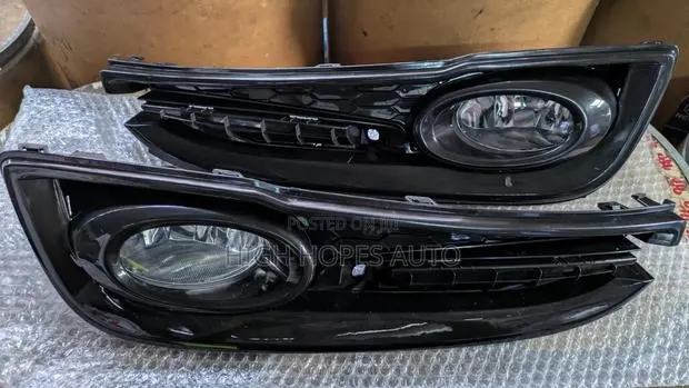 Honda Civic 2014 Fog Light and Cover · Photo 1