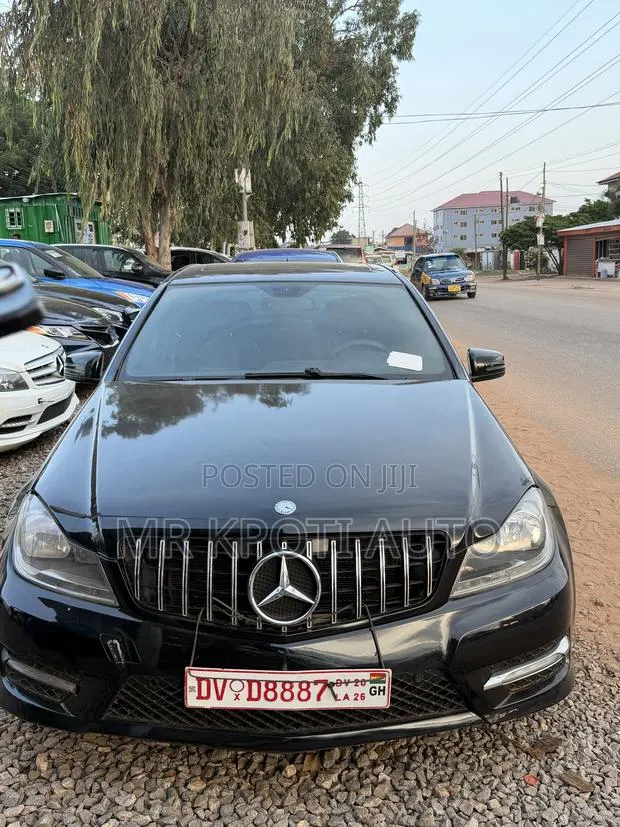 Mercedes-Benz C250 2014 Black · Photo 1