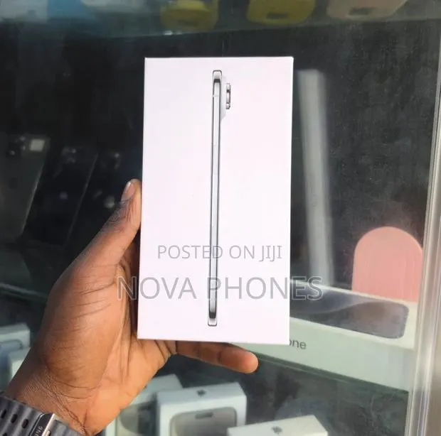 New Apple iPhone Air 256 GB Silver · Photo 1