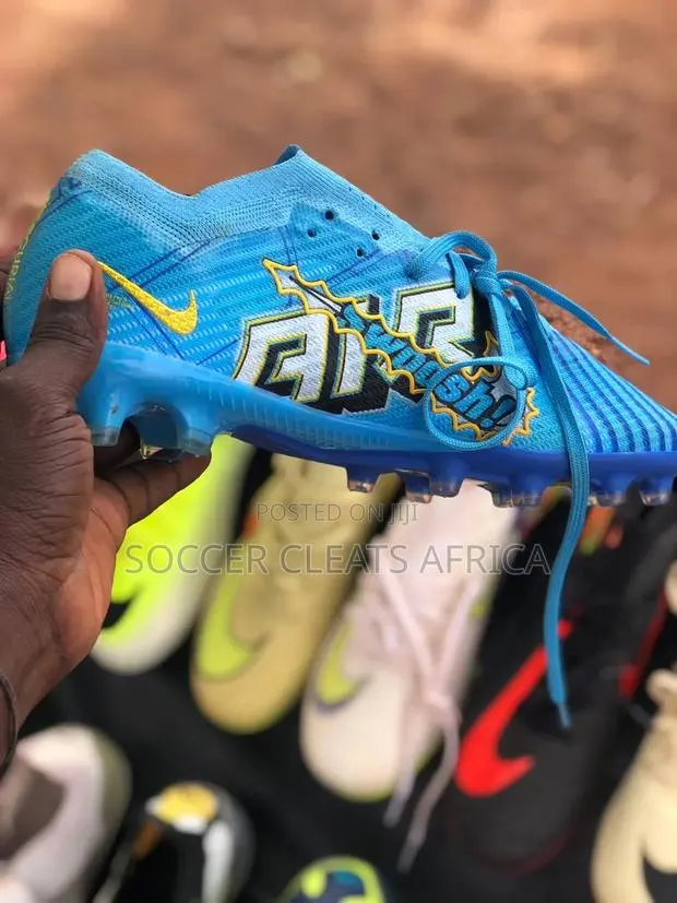 Soccer Shoes · Photo 1