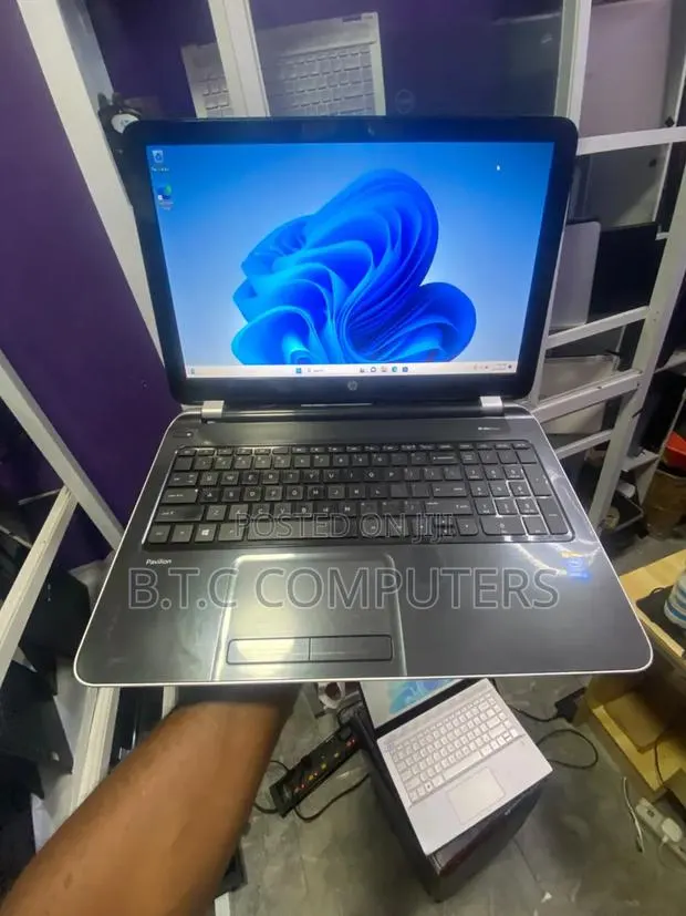 Laptop HP Pavilion 15 8GB Intel Core i5 HDD+SSD 500GB · Photo 1