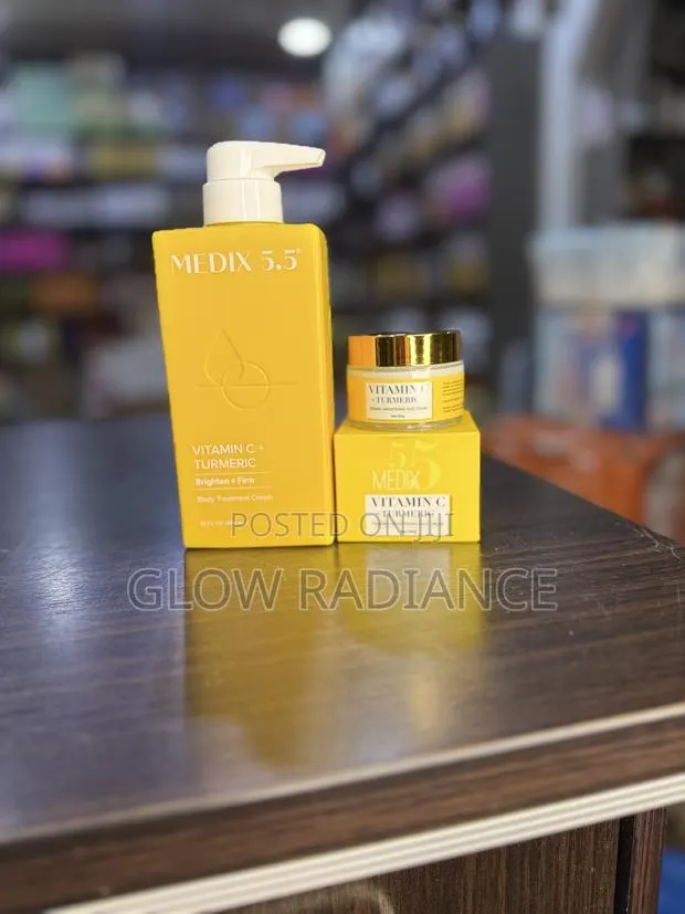 Medix 5.5 Vitamin C + Tumeric Brighten + Firm Set · Photo 1