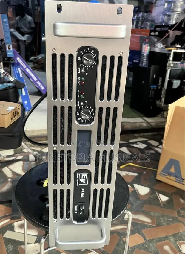 Electro-voice (Ev) E8300 Power Amplifier. · Photo 1
