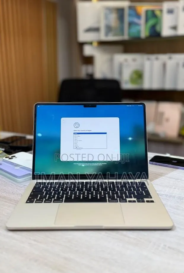 Laptop Apple MacBook Air 2024 M3 16GB Apple M3 SSD 256GB · Photo 1