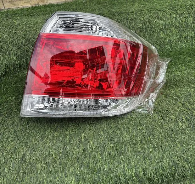 Toyota Highlander 2012 Taillight 2011 2012 2013 2014 Tail Light · Photo 1