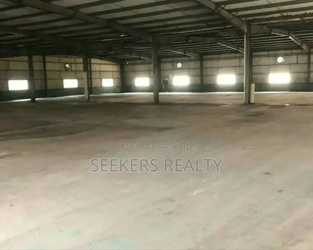 Warehouse for Sale at Spintex · Photo 1